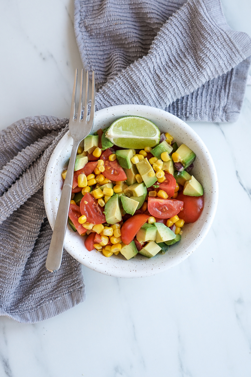 Avocado Mais Tomaten Salat – Julie Feels Good