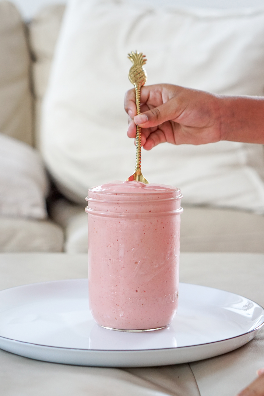 pink pineapple ananas smoothie